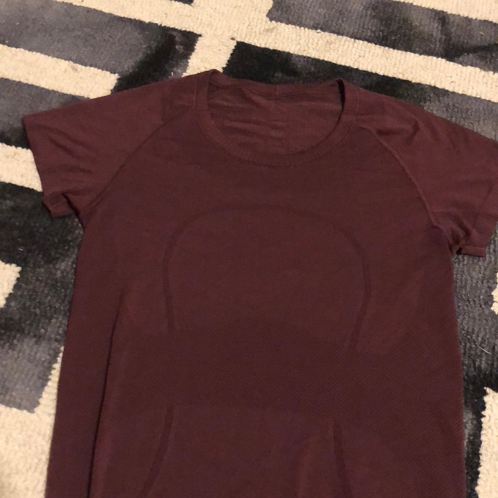 Lululemon Swiftly Tech Short Sleeve - Maroon